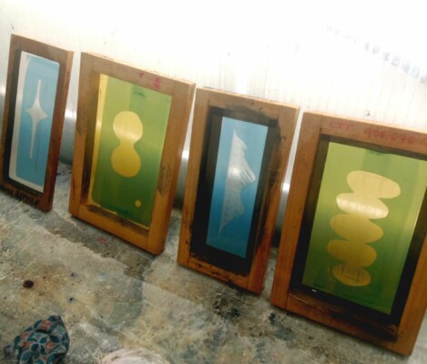 Préparation de l'atelier leporello en sérigraphie pour le festival l'Œil du Monde, avril 2023